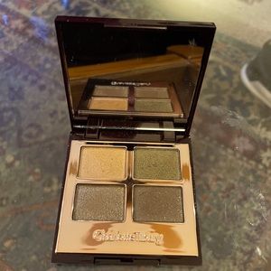 Charlotte Tilbury Green Lights eyeshadow palette